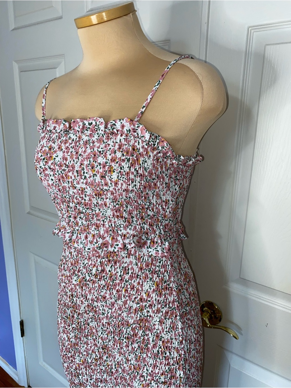 Petal & Pup Lyne Dress Size 4 Pink White Floral Smocked Bodycon Midi - Picture 6 of 11